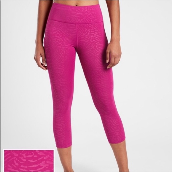 Athleta Pants - ATHLETA Ultimate Stash Pocket Printed Capri Leggings Size: M  Color: Pink